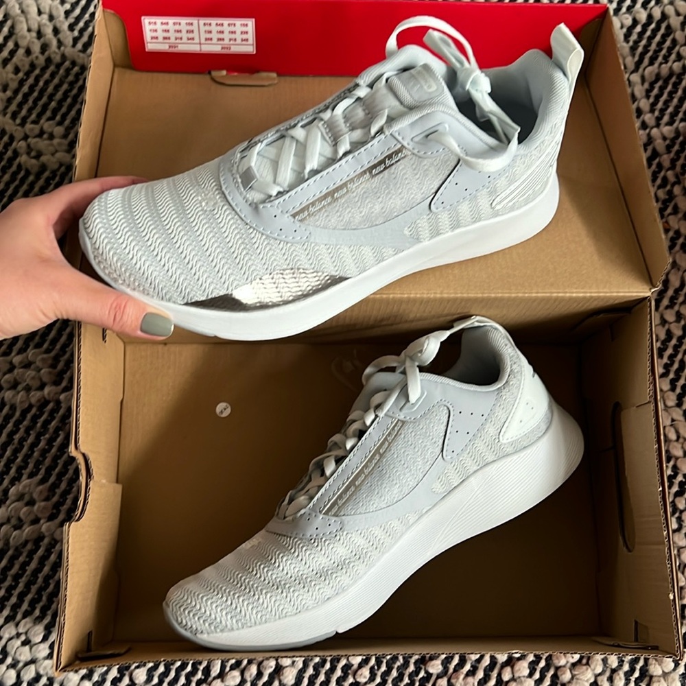 Brand New Never Worn! New Balance lightweight walking shoes